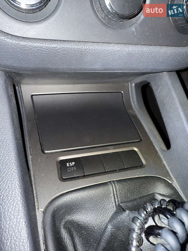 Хетчбек Volkswagen Golf 2005 в Городку