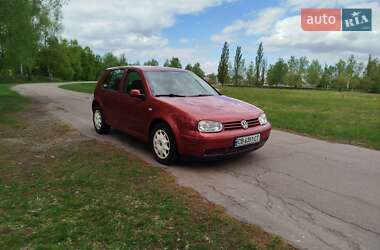 Хэтчбек Volkswagen Golf 1998 в Сновске