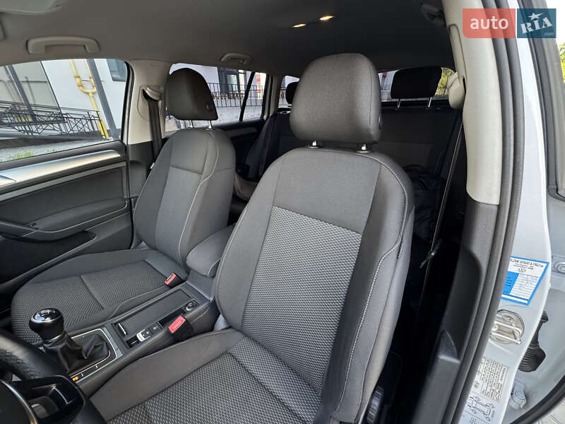 Універсал Volkswagen Golf 2018 в Івано-Франківську