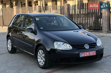 Хетчбек Volkswagen Golf 2005 в Старокостянтинові