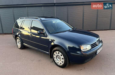 Універсал Volkswagen Golf 2003 в Києві