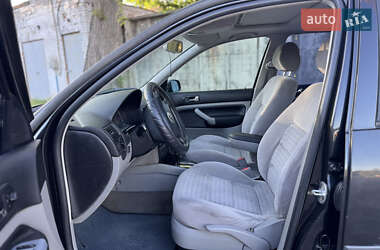 Хетчбек Volkswagen Golf 2001 в 
