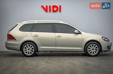 Универсал Volkswagen Golf 2011 в 