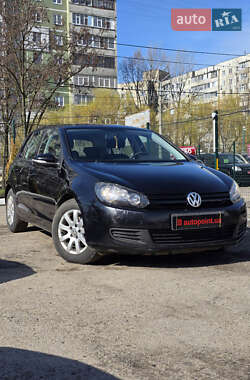 Хетчбек Volkswagen Golf 2011 в 