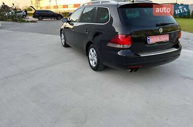 Универсал Volkswagen Golf 2010 в 