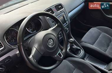 Універсал Volkswagen Golf 2010 в 