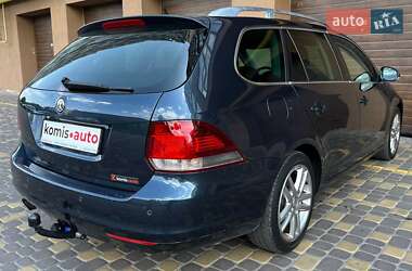 Універсал Volkswagen Golf 2010 в 