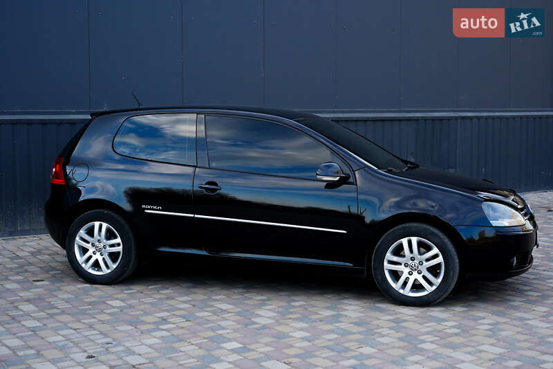 Хетчбек Volkswagen Golf 2008 в Веселиновому