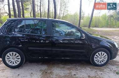 Хетчбек Volkswagen Golf 2005 в 