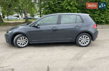Хетчбек Volkswagen Golf 2017 в 