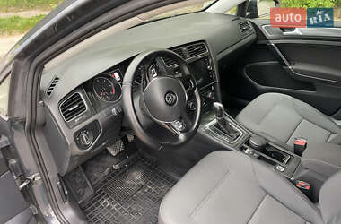 Хетчбек Volkswagen Golf 2017 в 