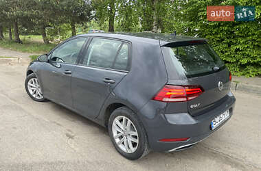 Хетчбек Volkswagen Golf 2017 в 