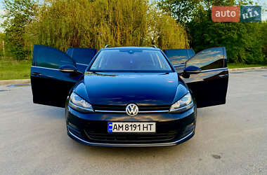 Універсал Volkswagen Golf 2016 в Житомирі