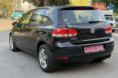 Хэтчбек Volkswagen Golf 2010 в 