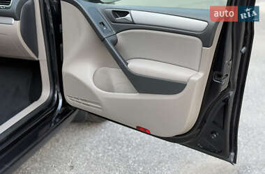 Хэтчбек Volkswagen Golf 2010 в 