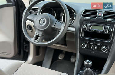 Хэтчбек Volkswagen Golf 2010 в 