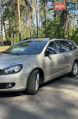 Універсал Volkswagen Golf 2012 в 
