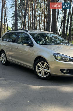 Універсал Volkswagen Golf 2012 в 