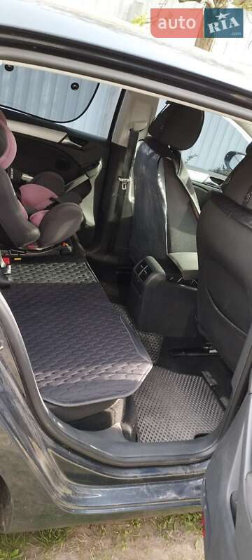Хэтчбек Volkswagen Golf 2010 в Фастове