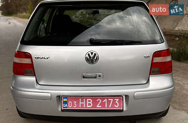 Хэтчбек Volkswagen Golf 2003 в 
