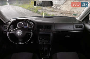 Хэтчбек Volkswagen Golf 2003 в 