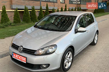 Хэтчбек Volkswagen Golf 2010 в Житомире