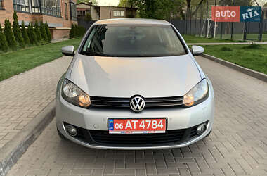 Хэтчбек Volkswagen Golf 2010 в 