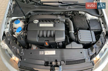 Хэтчбек Volkswagen Golf 2010 в 