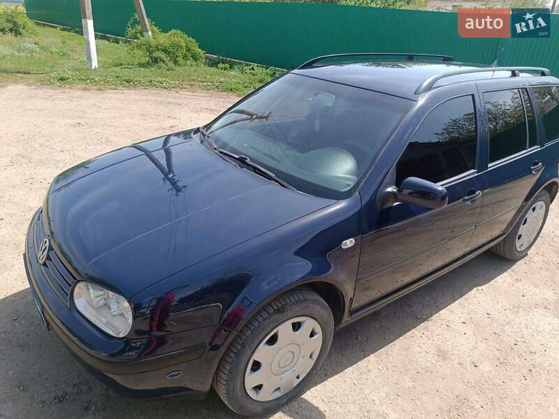 Універсал Volkswagen Golf 2000 в Новодністровську