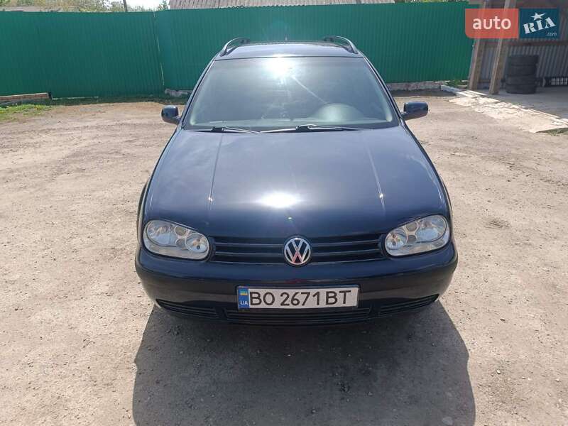 Універсал Volkswagen Golf 2000 в Новодністровську