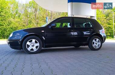 Хетчбек Volkswagen Golf 2003 в 