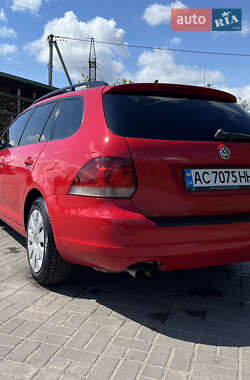 Універсал Volkswagen Golf 2012 в 