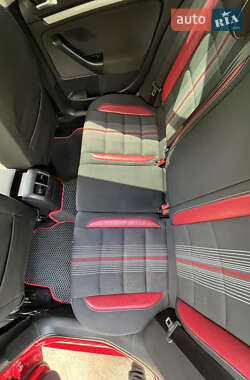 Універсал Volkswagen Golf 2012 в 