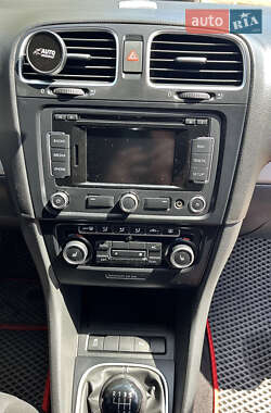 Універсал Volkswagen Golf 2012 в 