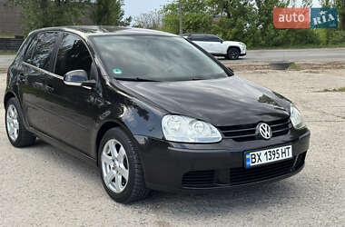 Хетчбек Volkswagen Golf 2005 в 