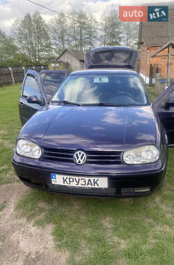 Хетчбек Volkswagen Golf 2000 в Зарічному
