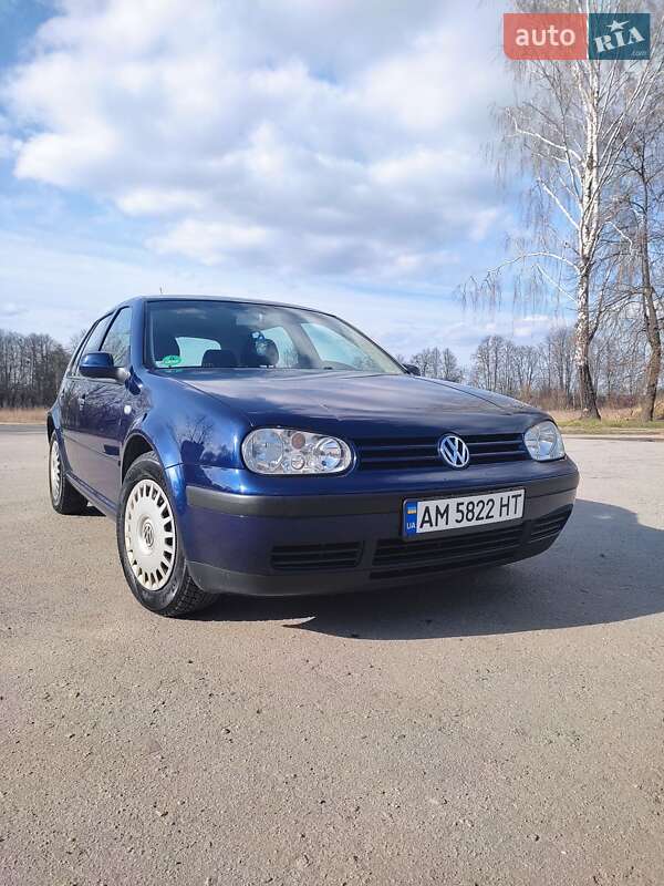 Volkswagen Golf 2003
