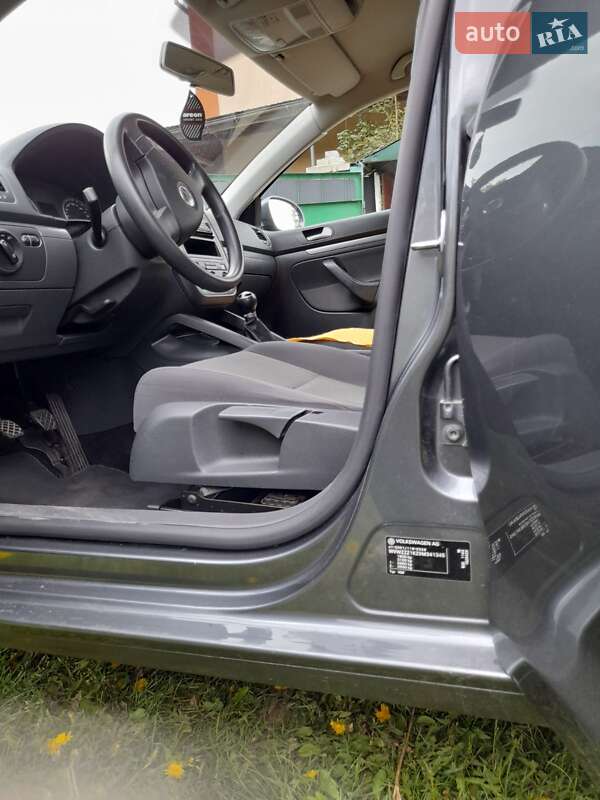 Універсал Volkswagen Golf 2009 в Києві