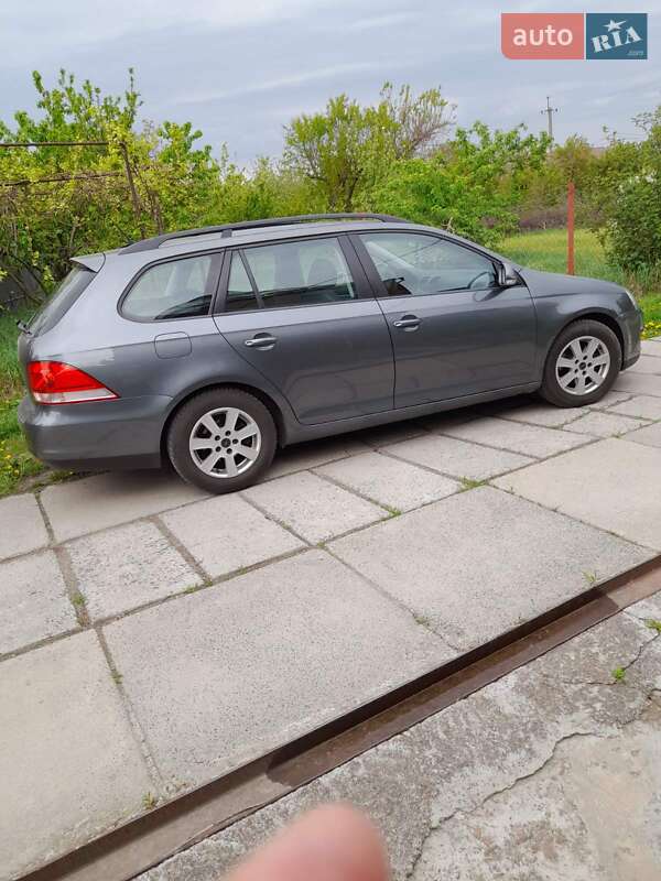 Універсал Volkswagen Golf 2009 в Києві