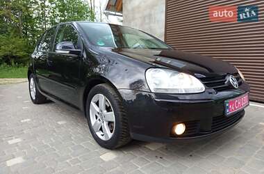 Хэтчбек Volkswagen Golf 2008 в Косове