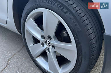 Хэтчбек Volkswagen Golf 2014 в 