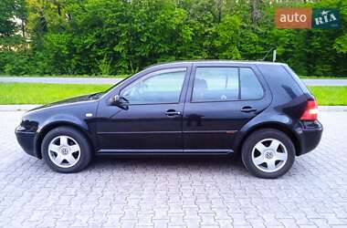 Хетчбек Volkswagen Golf 2003 в 