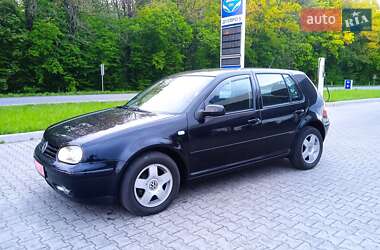 Хетчбек Volkswagen Golf 2003 в 