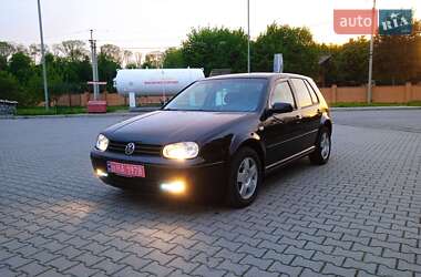 Хетчбек Volkswagen Golf 2003 в 