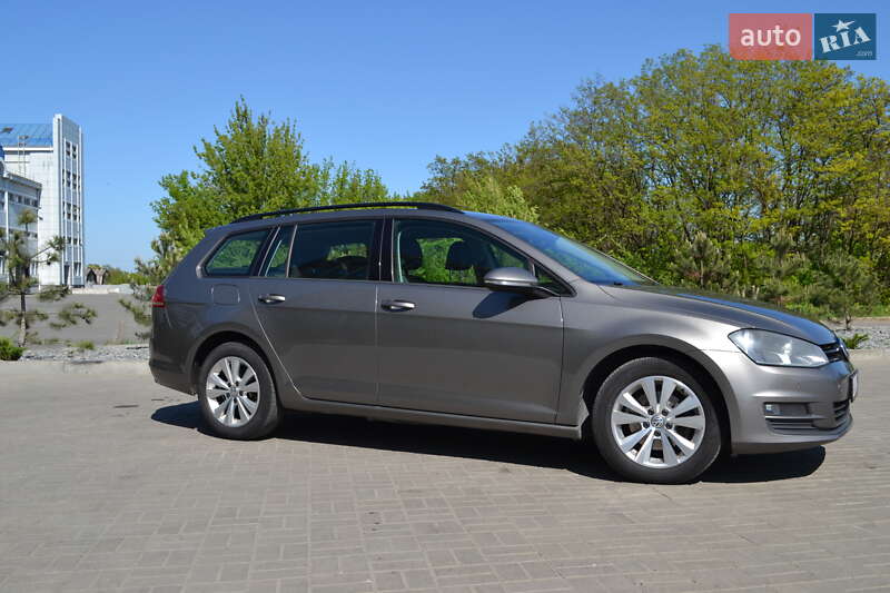 Универсал Volkswagen Golf 2015 в Днепре