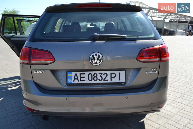 Универсал Volkswagen Golf 2015 в Днепре