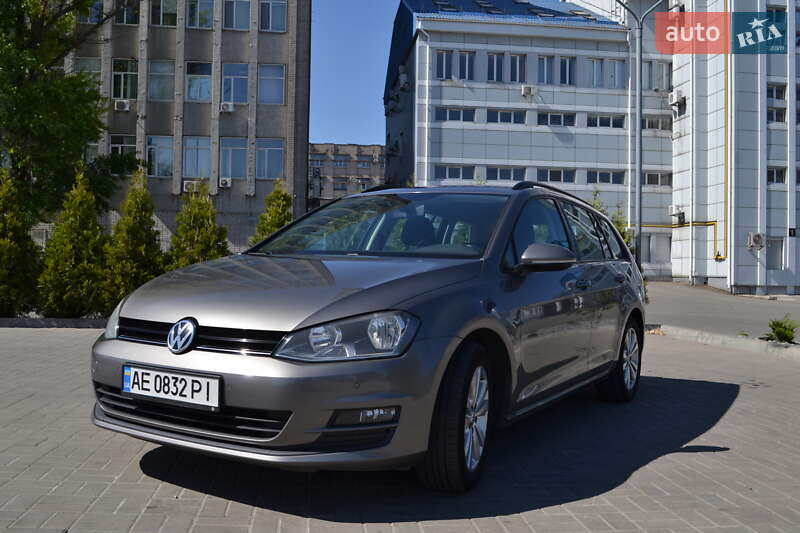 Универсал Volkswagen Golf 2015 в Днепре