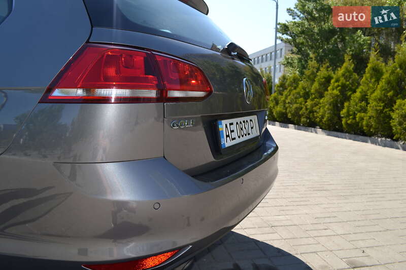 Универсал Volkswagen Golf 2015 в Днепре