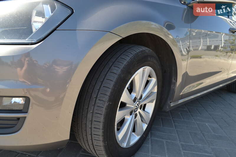 Универсал Volkswagen Golf 2015 в Днепре