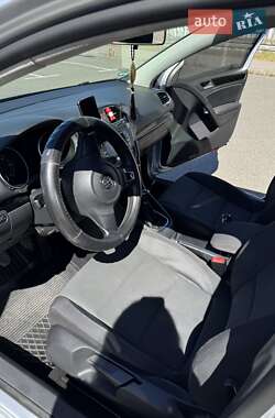 Хетчбек Volkswagen Golf 2010 в 